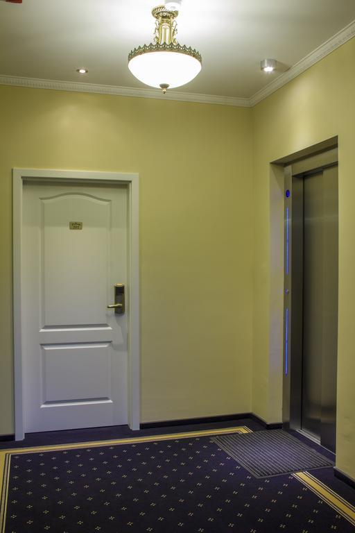 Hotel Bulevard Hunedoara Extérieur photo